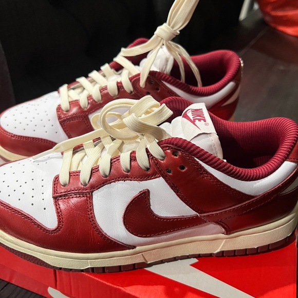 Nike Dunk Low PRM
Vintage Red Coconut Milk Size 8 Women’s - Picture 2 of 4